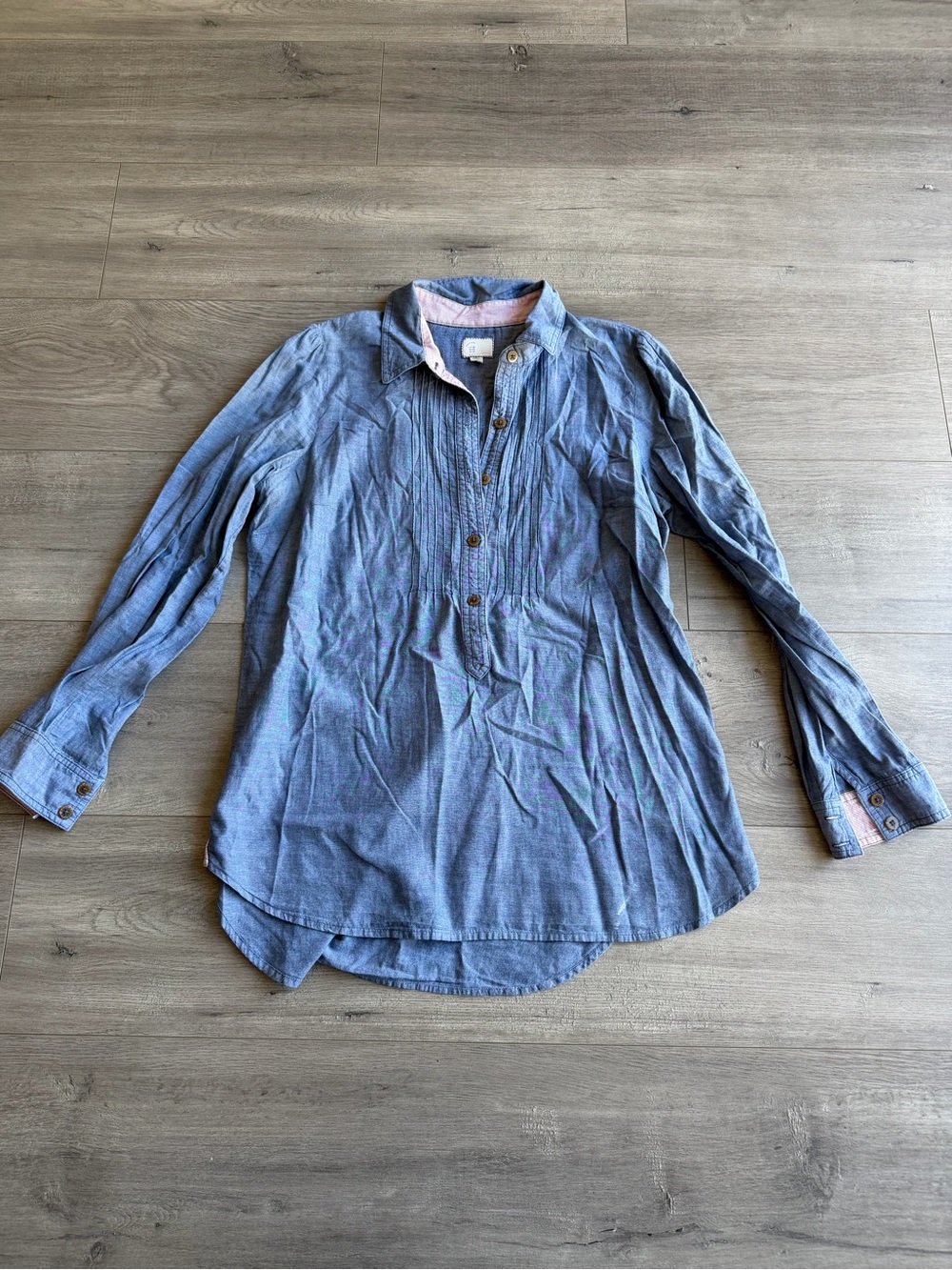 Postmark by Anthropologie Chambray Pintuck Popover Shirt - size 8